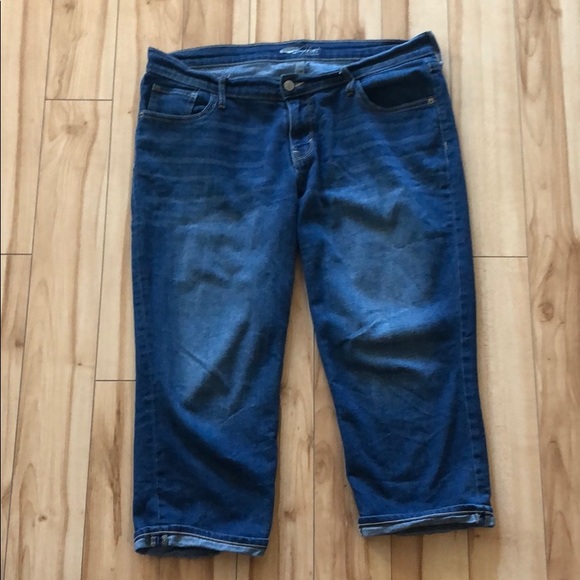 Old Navy the flirt Capri length distressed jeans - Picture 1 of 8